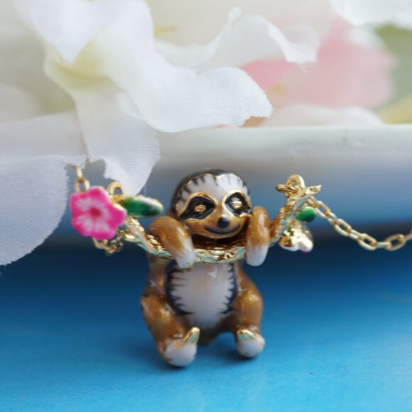 Cute sloth necklace - Picture 8 of 10